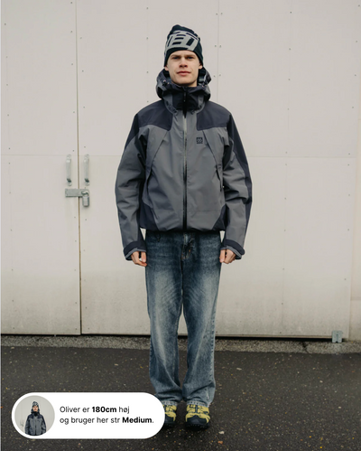 Dyngja Shell Jacket - Black