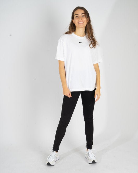 Essential Top - White/Black - Munk Store