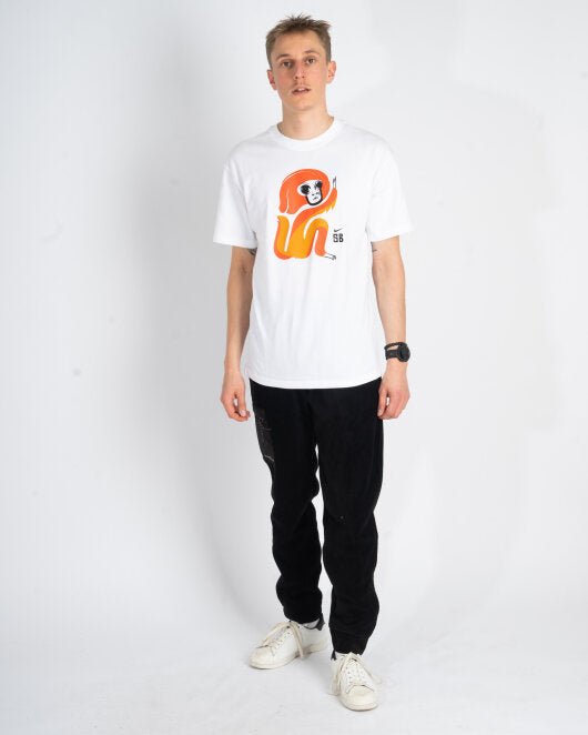 M NK SB Tee Artist 3 - White - Munk Store